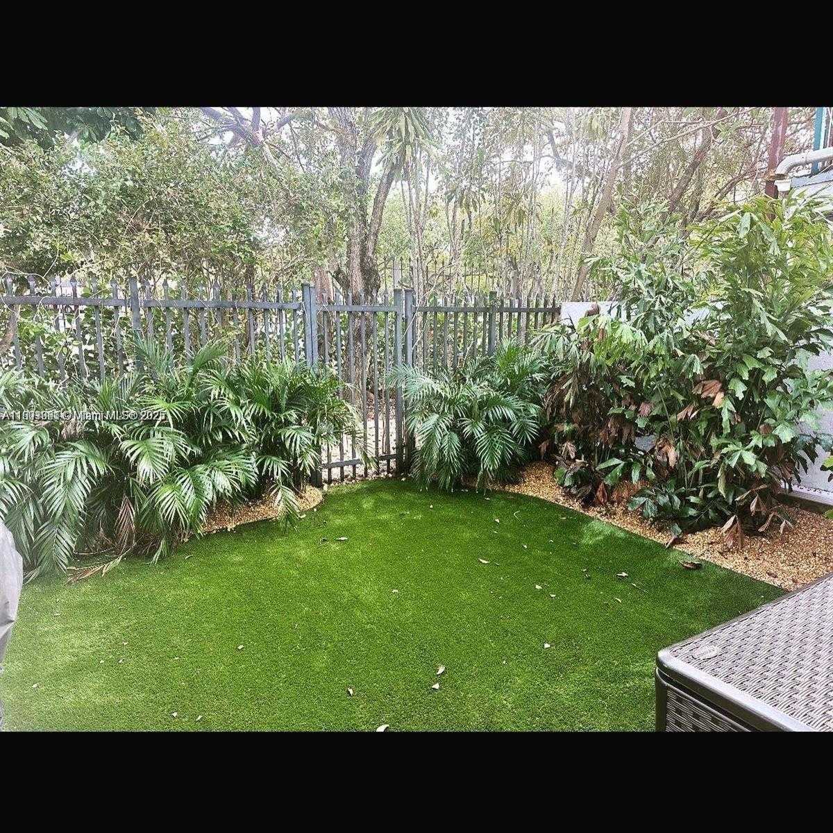 Imagen de Pequeño Objeto