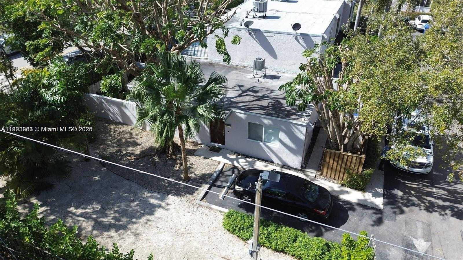 Imagen de Pequeño Objeto