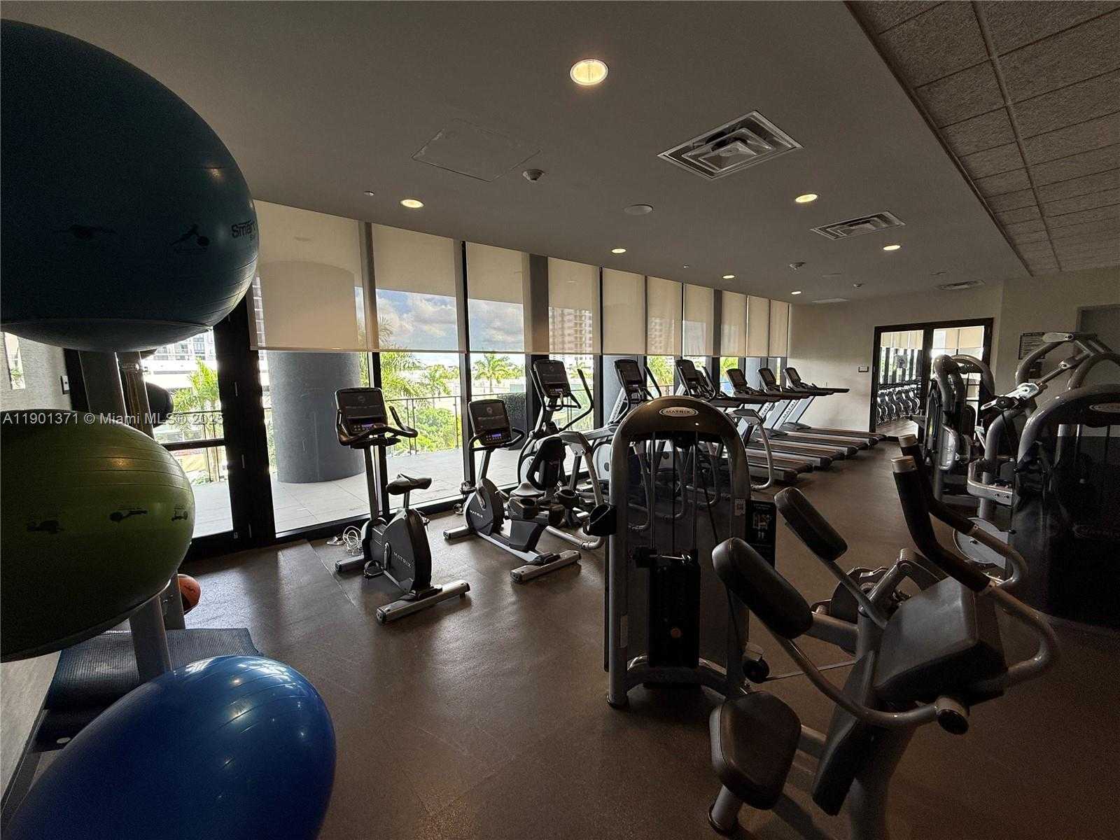 Small Image of 5300 PASEO BLVD #1205, Doral Number 19