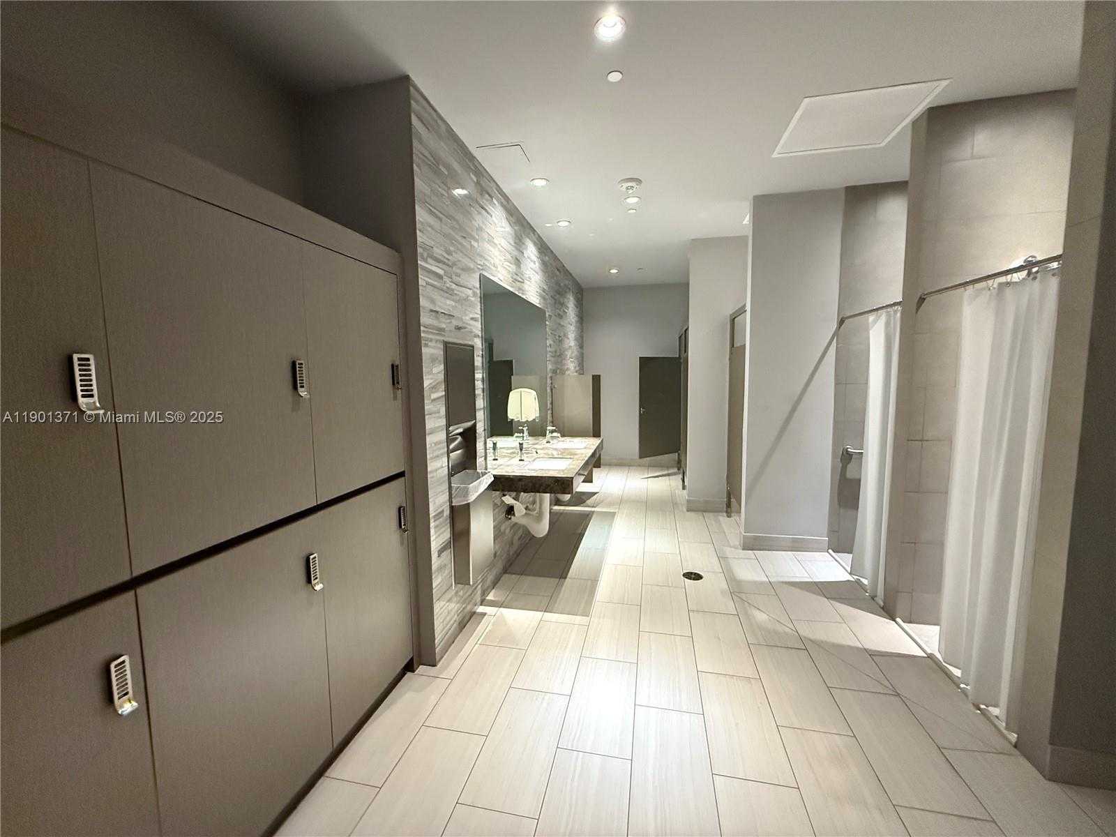 Small Image of 5300 PASEO BLVD #1205, Doral Number 22