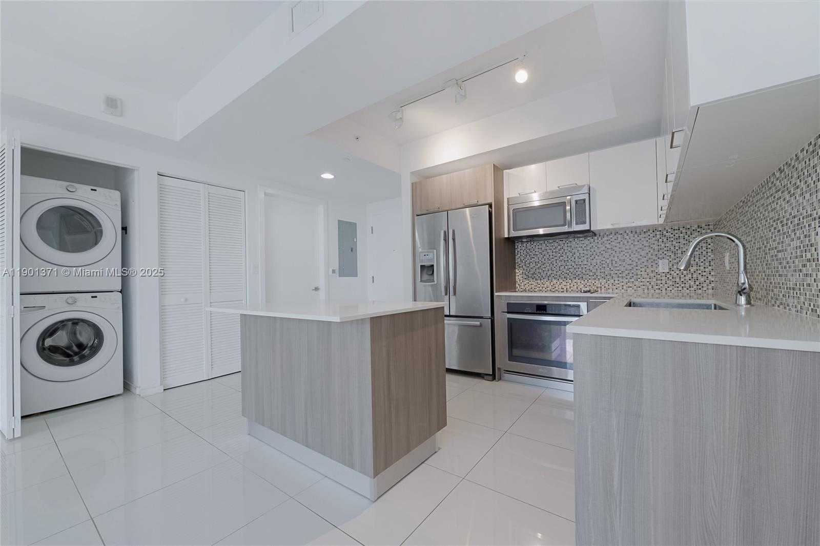 Small Image of 5300 PASEO BLVD #1205, Doral Number 4