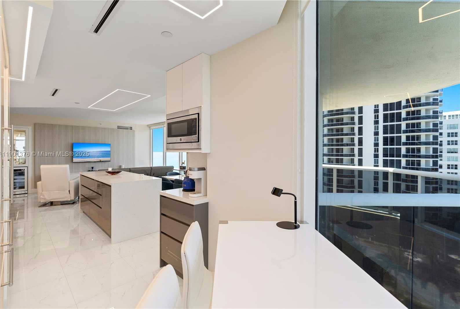 Small Image of 4779 COLLINS AVE #1205, Miami Beach Number 17