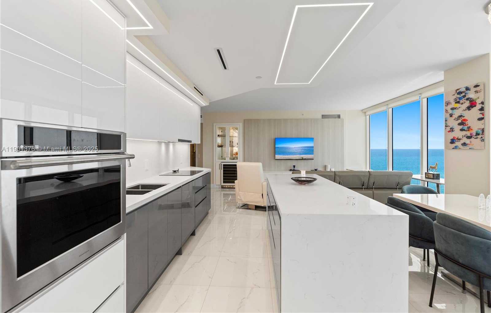 Small Image of 4779 COLLINS AVE #1205, Miami Beach Number 5