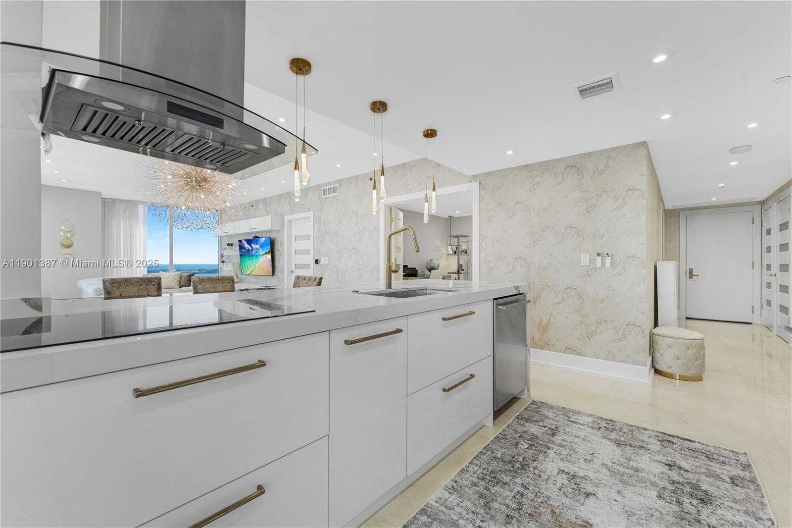 Small Image of 495 BRICKELL AVE #3802, Miami Number 10