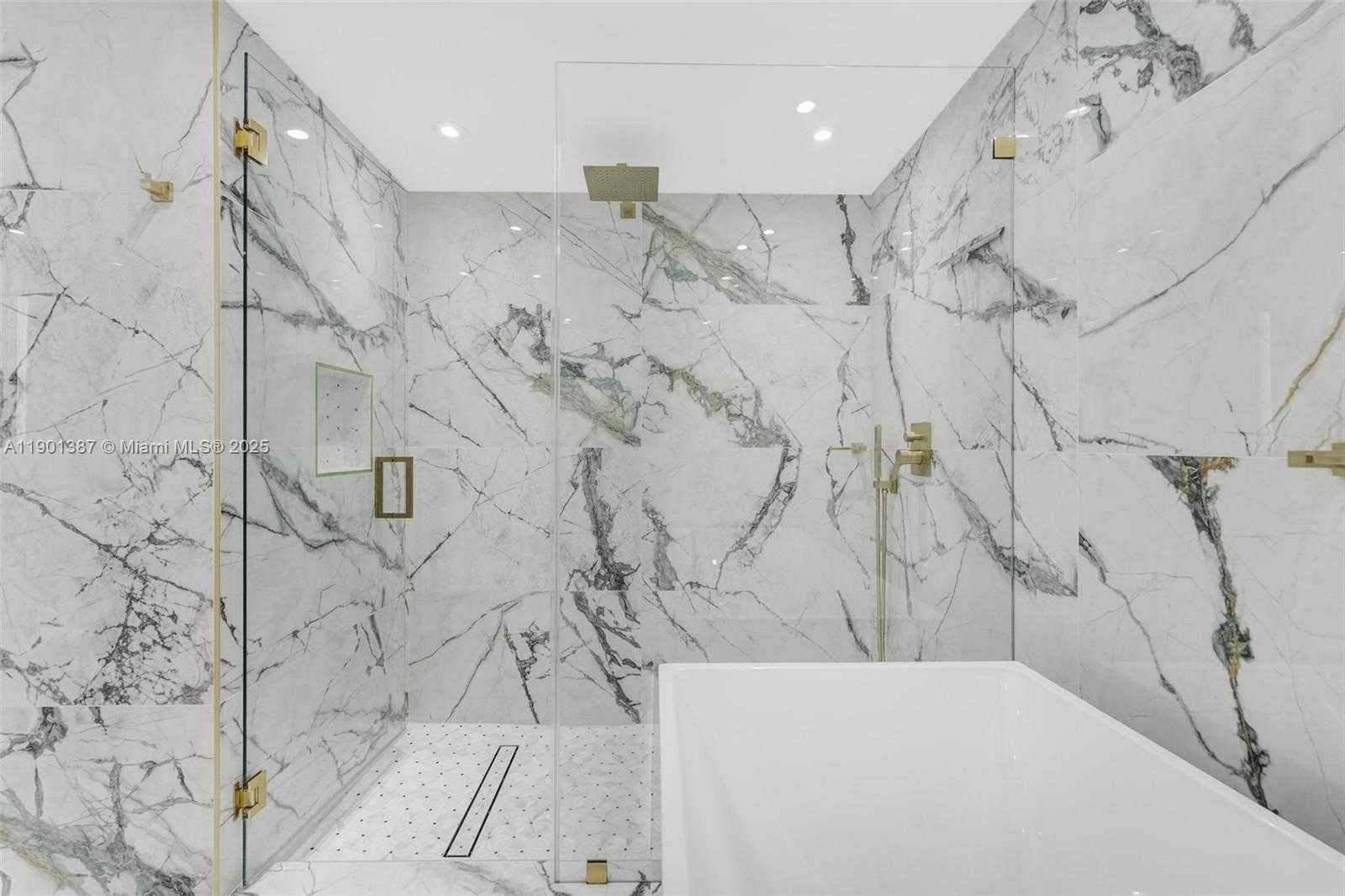 Small Image of 495 BRICKELL AVE #3802, Miami Number 18