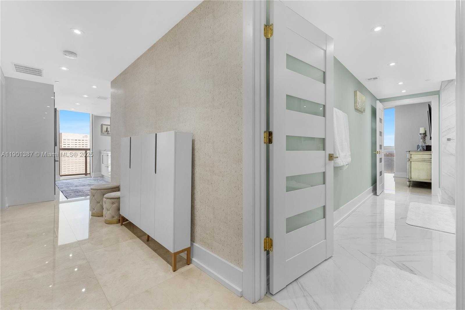 Small Image of 495 BRICKELL AVE #3802, Miami Number 29