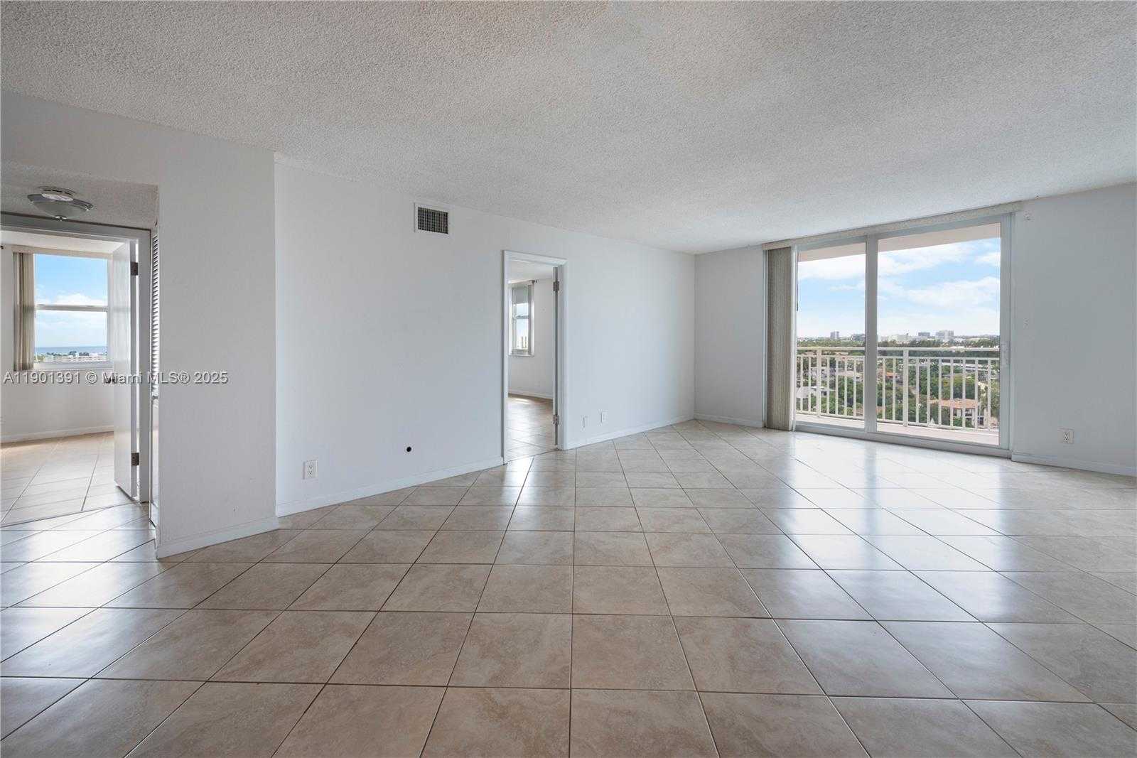 Small Image of 427 GOLDEN ISLES DR #14J, Hallandale Beach Number 12