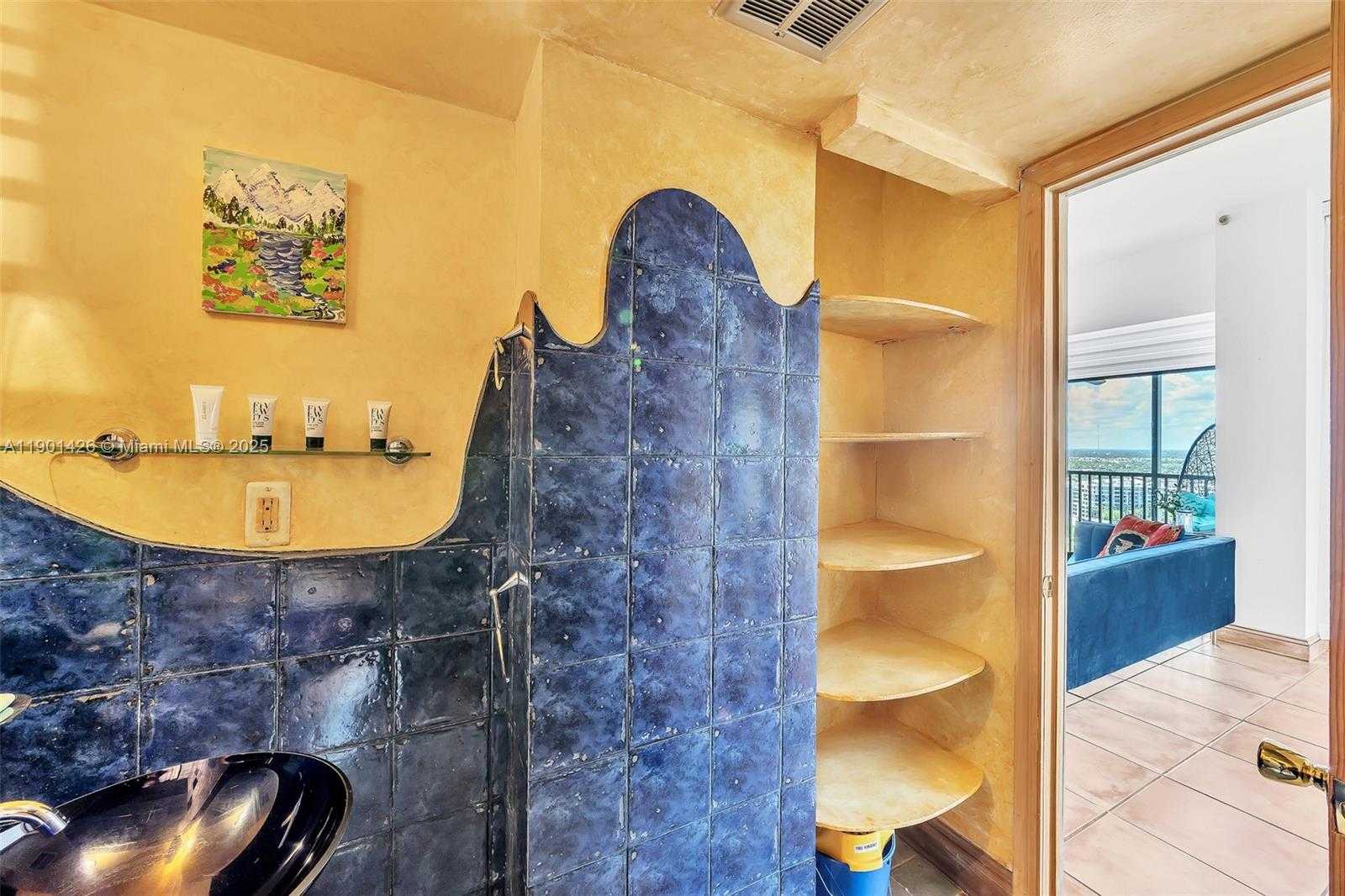 Small Image of 20301 WEST COUNTRY CLUB DR #PH22, Aventura Number 14