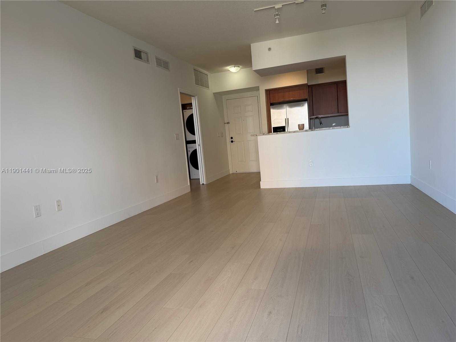 Small Image of 888 SOUTH DOUGLAS RD #917, Coral Gables Number 12