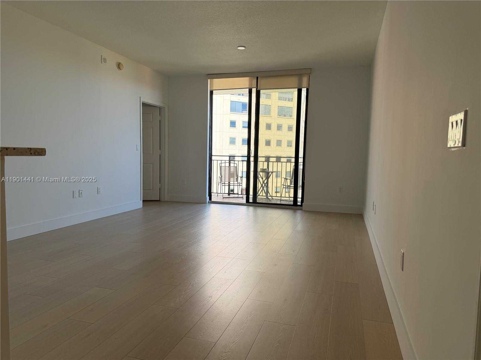 Small Image of 888 SOUTH DOUGLAS RD #917, Coral Gables Number 13