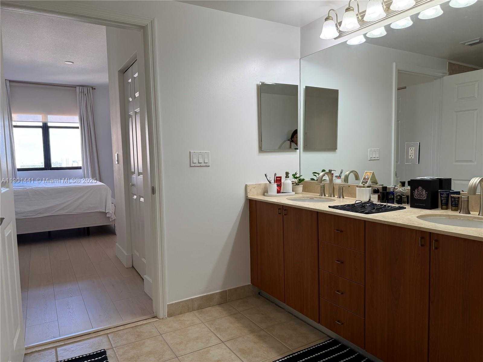 Small Image of 888 SOUTH DOUGLAS RD #917, Coral Gables Number 19