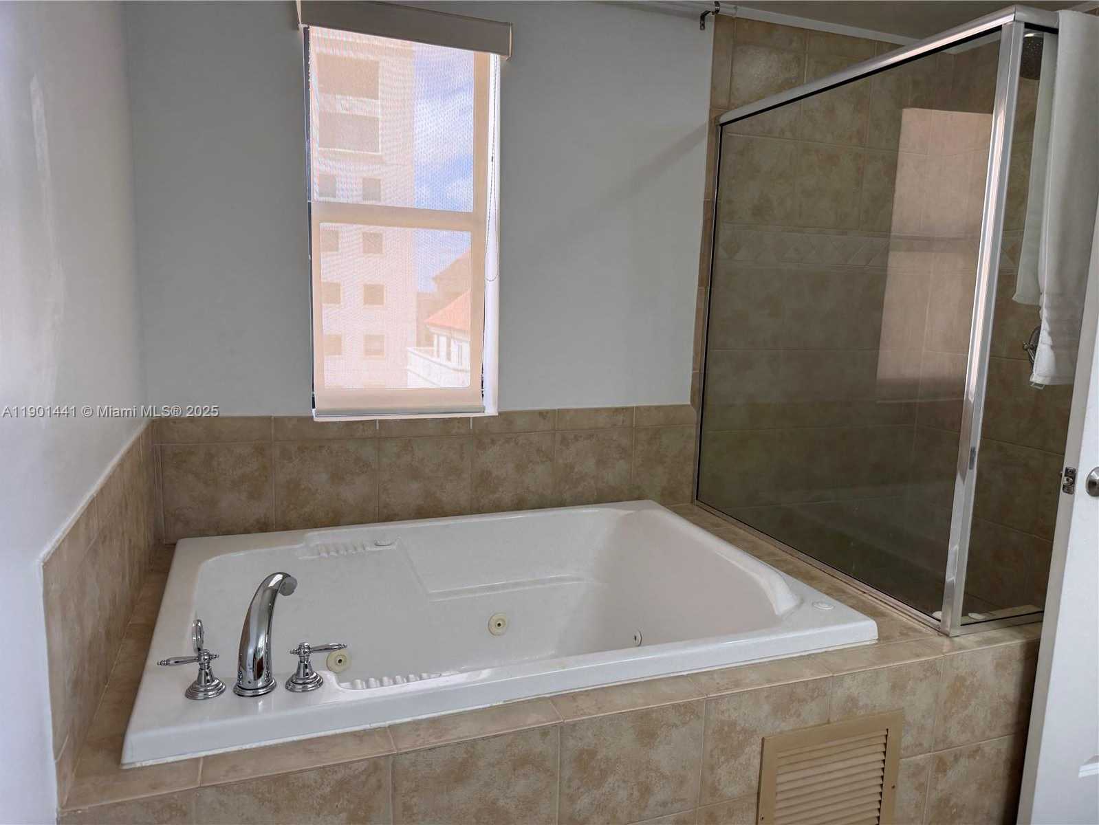 Small Image of 888 SOUTH DOUGLAS RD #917, Coral Gables Number 20