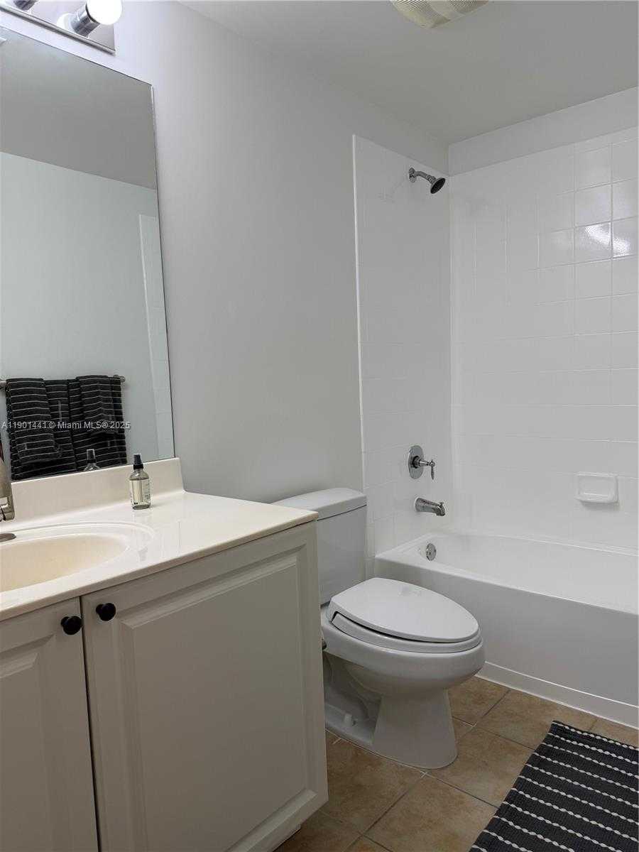 Small Image of 888 SOUTH DOUGLAS RD #917, Coral Gables Number 23
