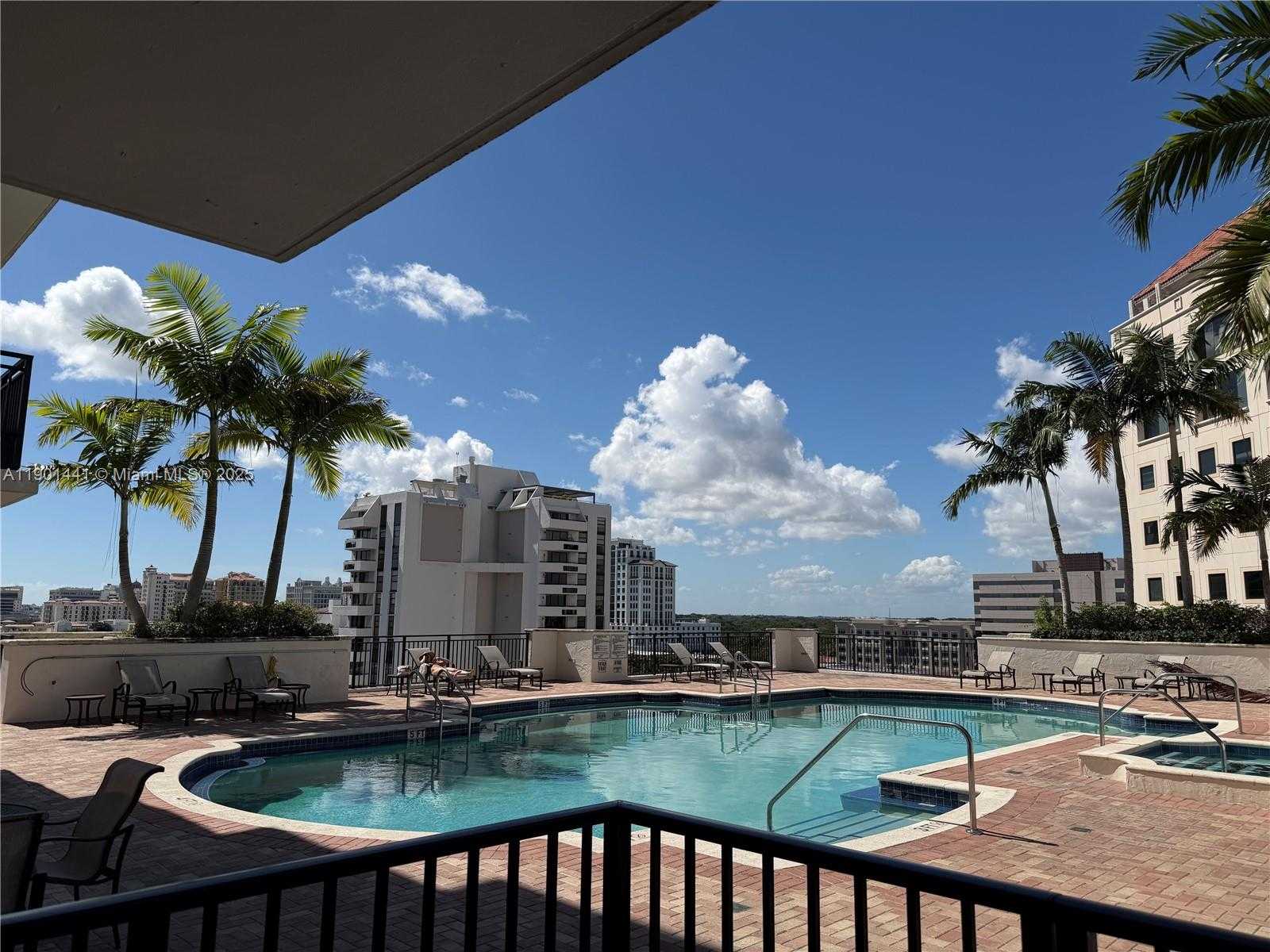 Small Image of 888 SOUTH DOUGLAS RD #917, Coral Gables Number 26