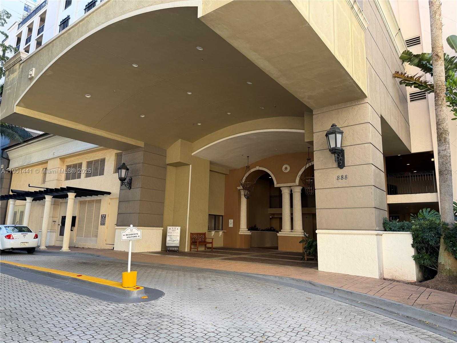 Small Image of 888 SOUTH DOUGLAS RD #917, Coral Gables Number 3
