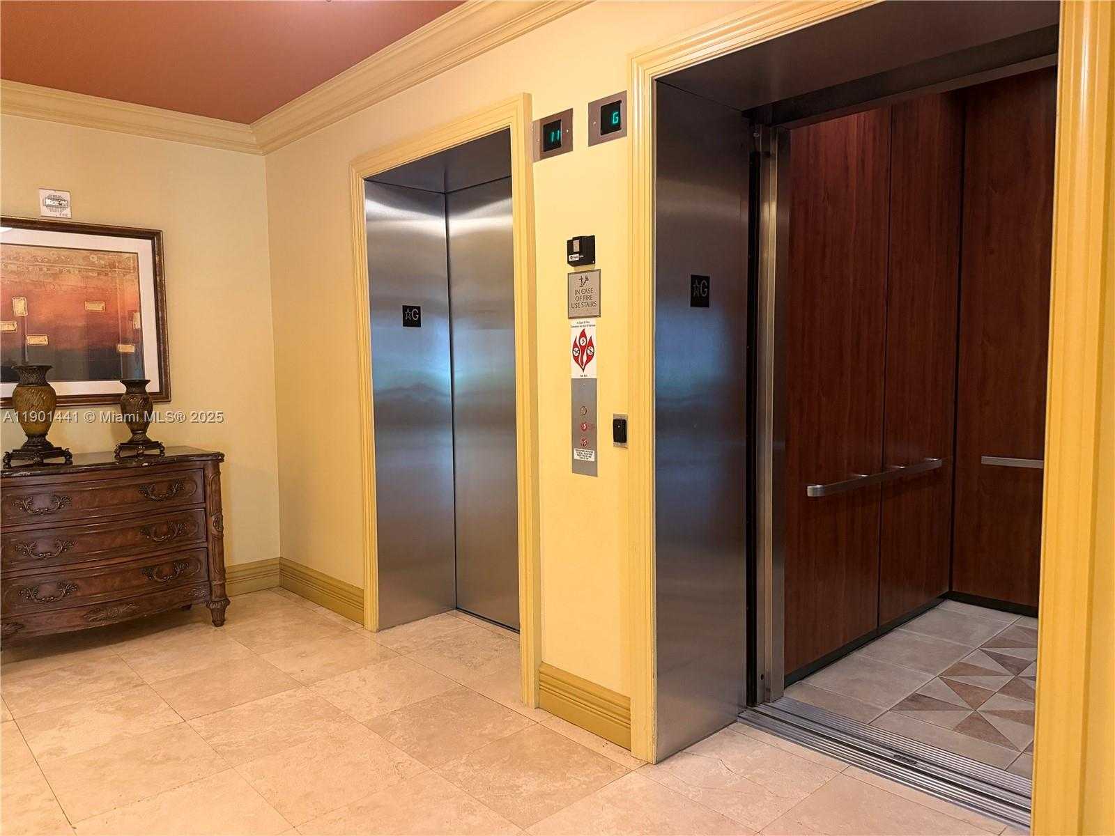 Small Image of 888 SOUTH DOUGLAS RD #917, Coral Gables Number 6