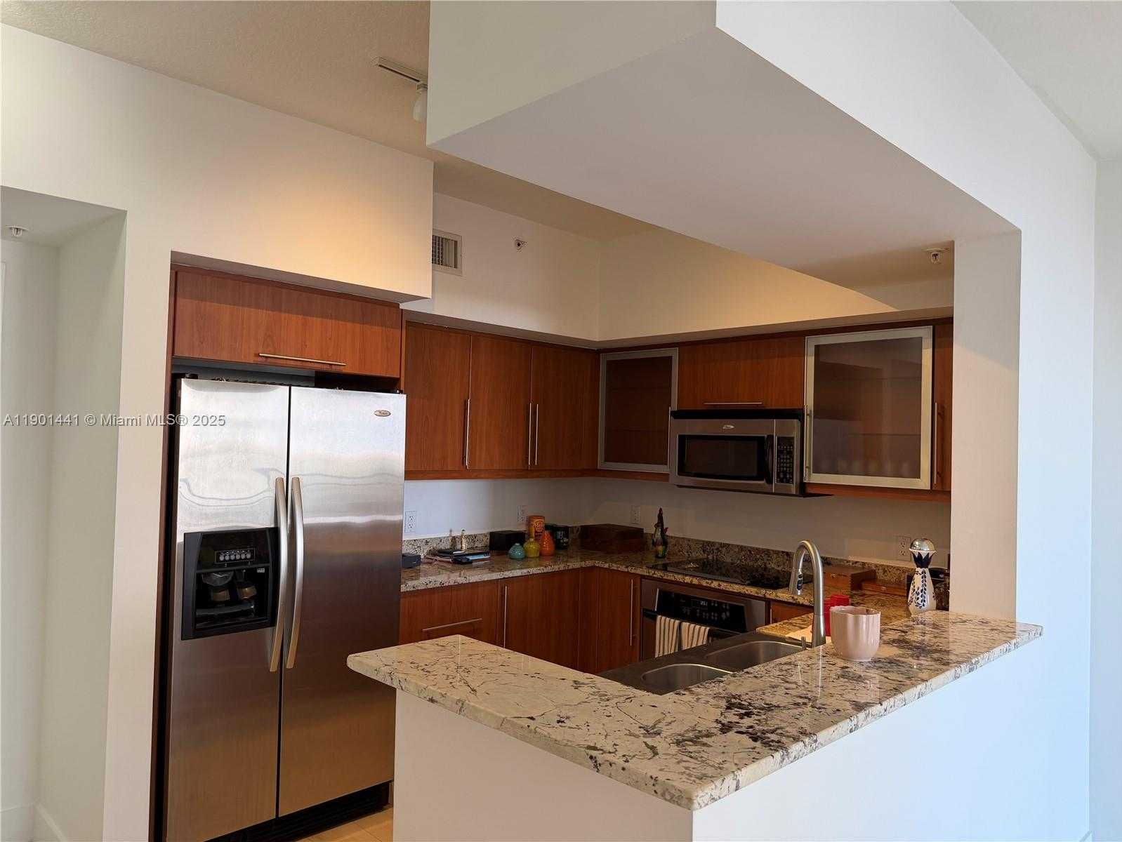 Small Image of 888 SOUTH DOUGLAS RD #917, Coral Gables Number 9