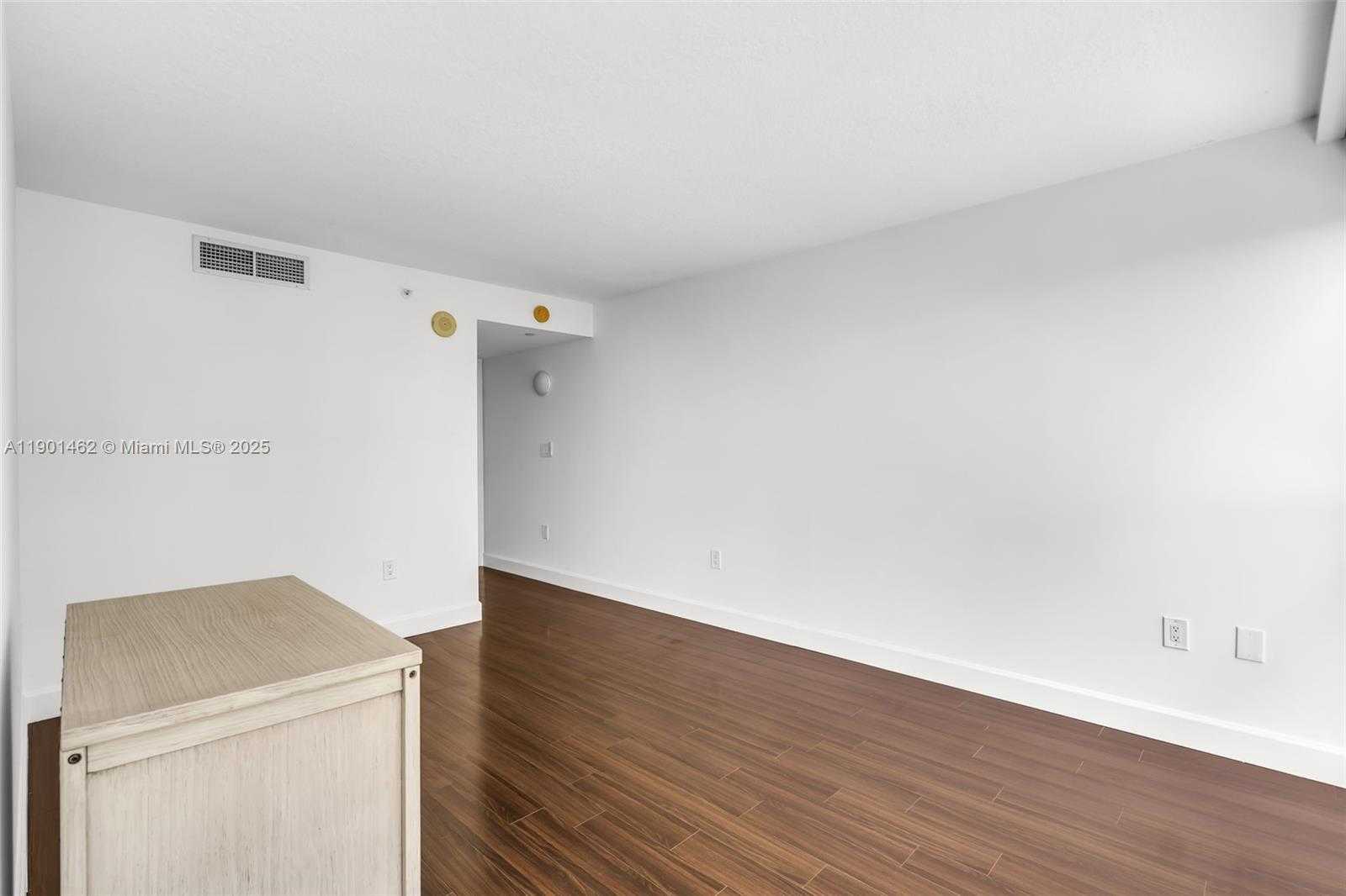 Small Image of 2101 BRICKELL AVE #306, Miami Number 22