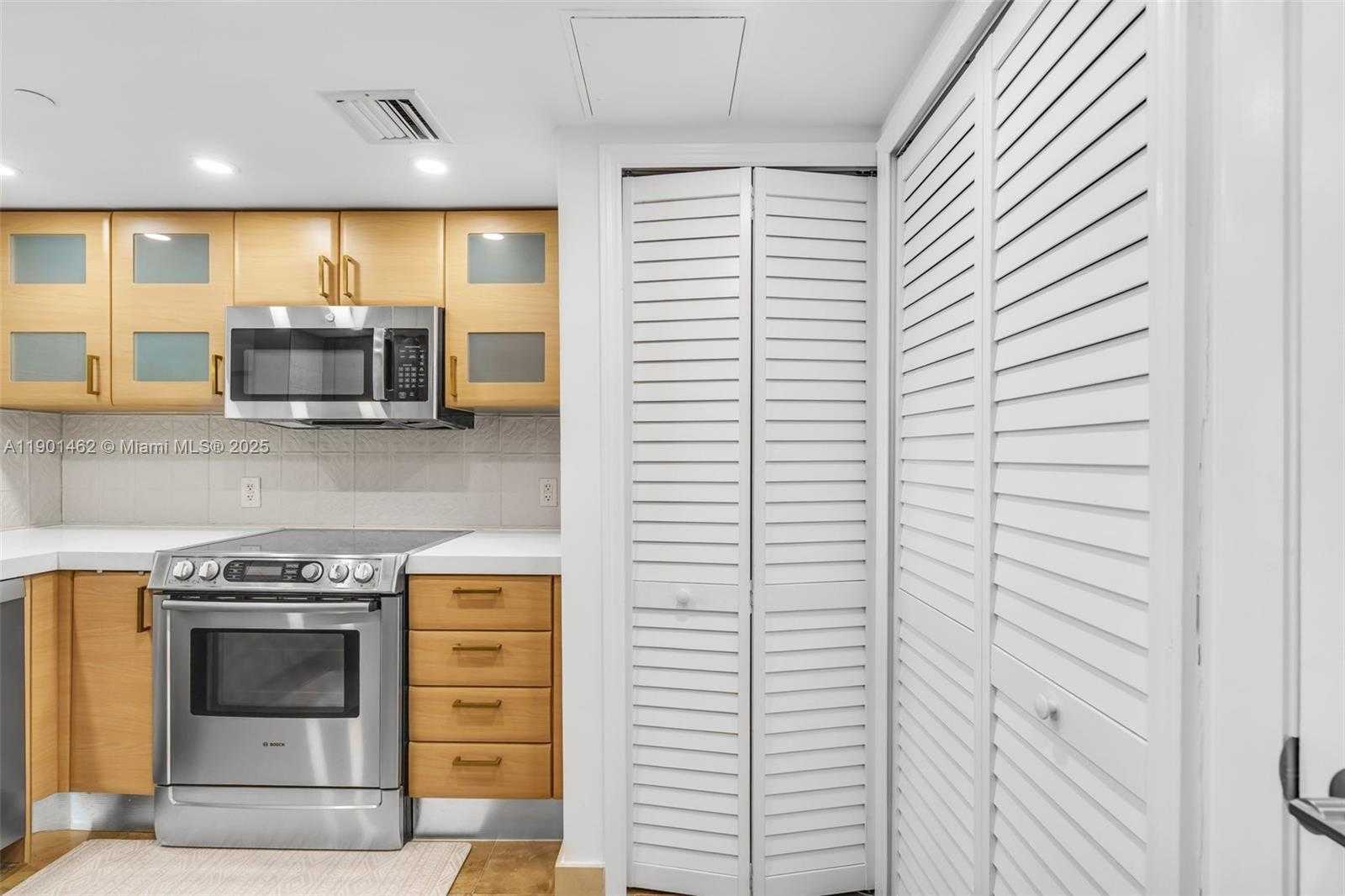 Small Image of 2101 BRICKELL AVE #306, Miami Number 8