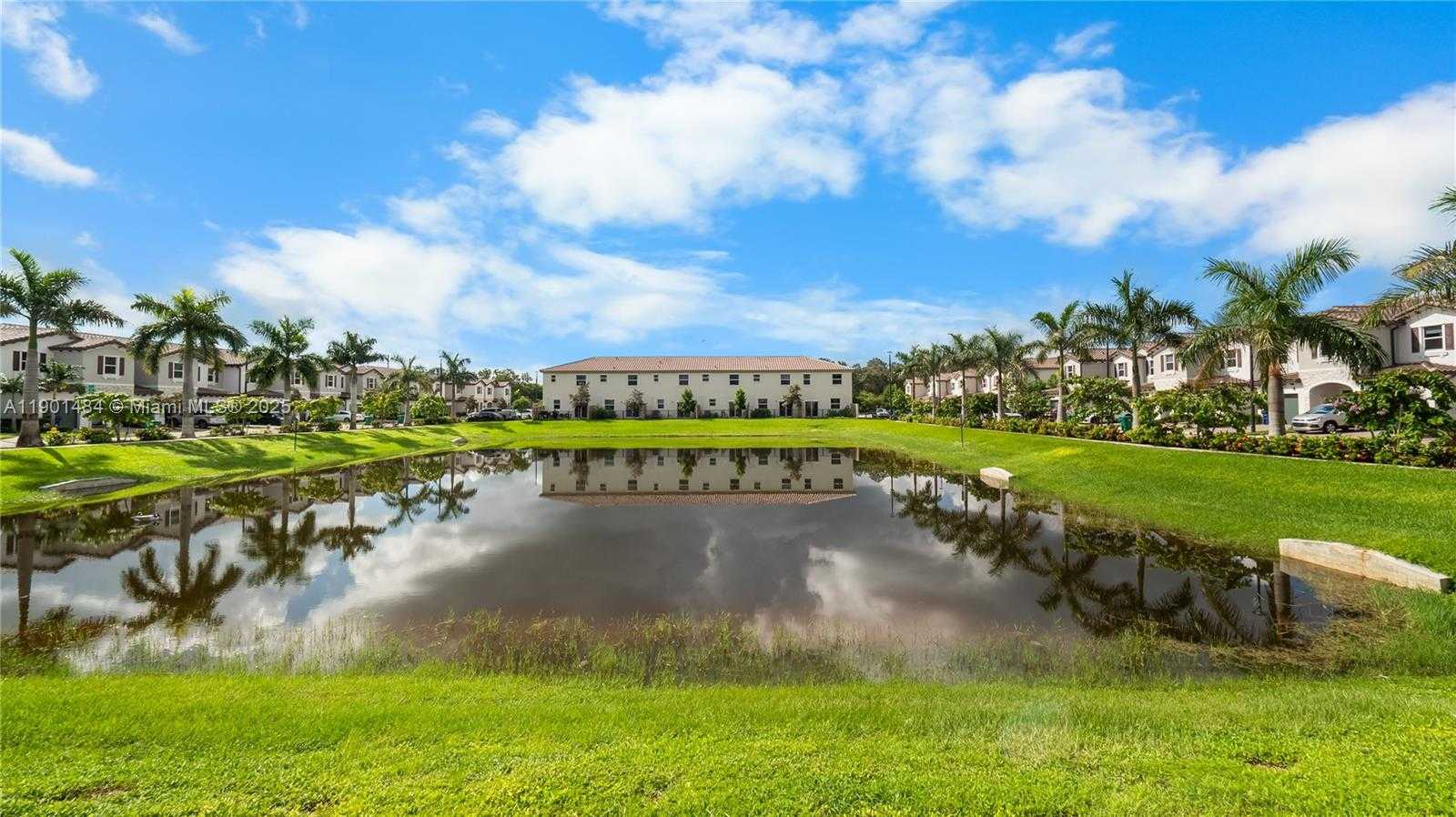 Small Image of 5544 NORTH WEST 27TH PL, Lauderhill Number 37