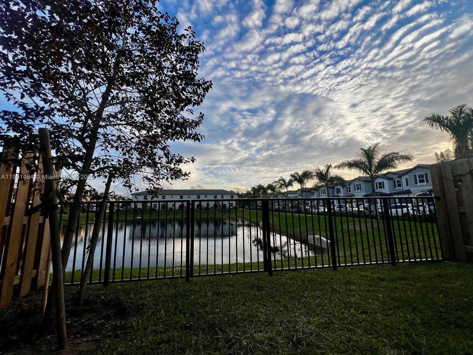 Small Image of 5544 NORTH WEST 27TH PL, Lauderhill Number 42