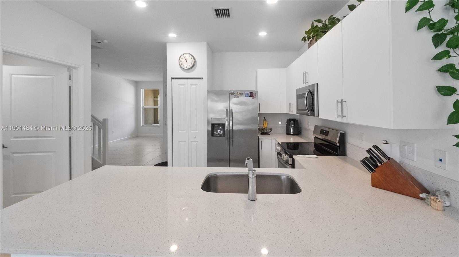 Small Image of 5544 NORTH WEST 27TH PL, Lauderhill Number 5