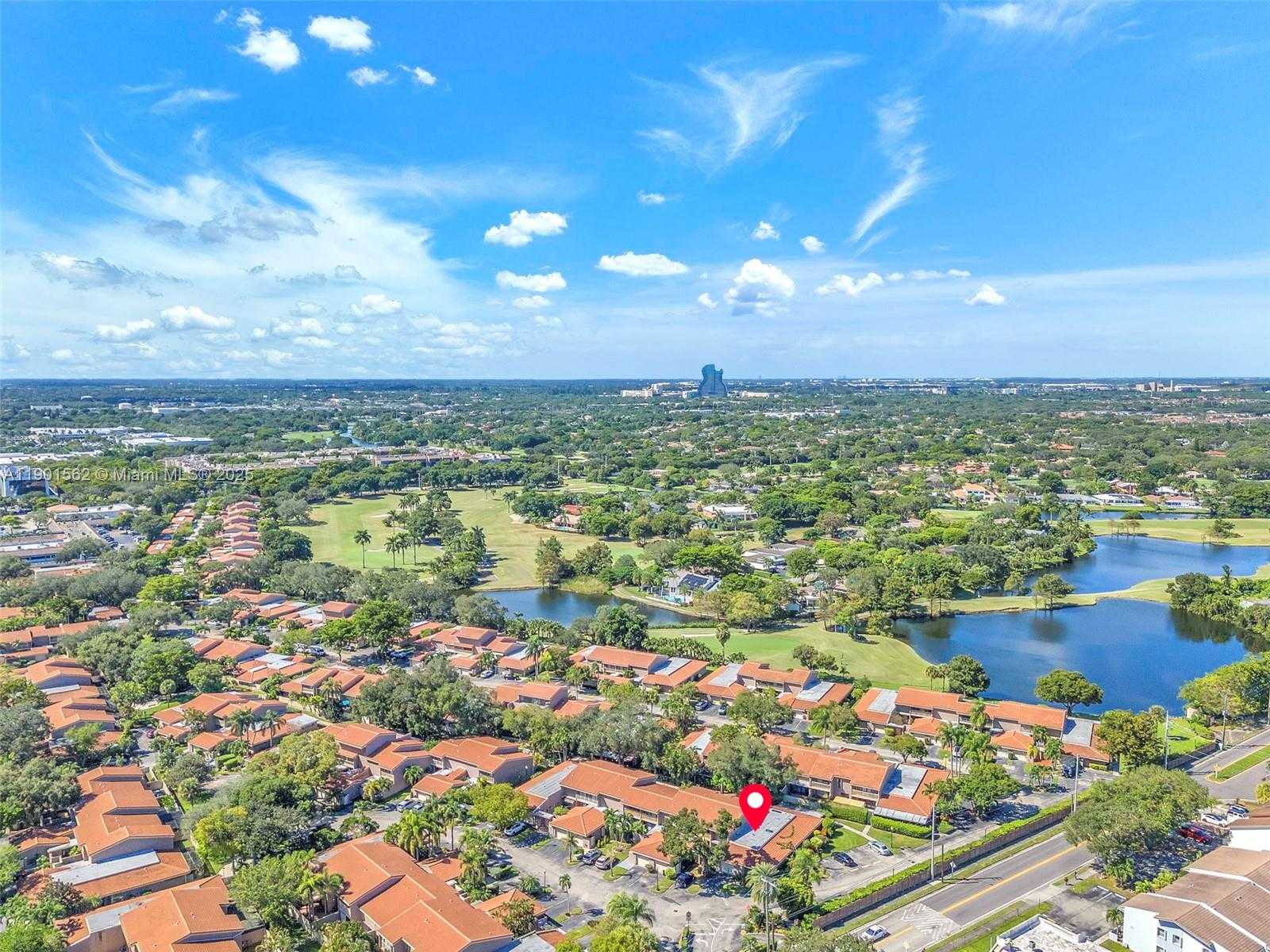 Small Image of 201 DUNWOODY LN #17-87, Hollywood Number 1