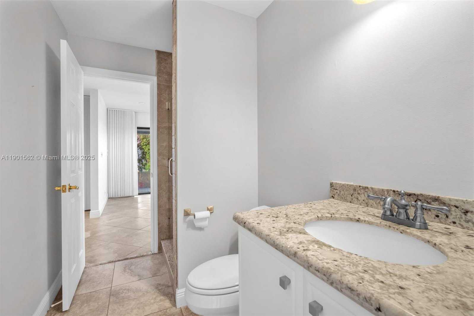 Small Image of 201 DUNWOODY LN #17-87, Hollywood Number 24