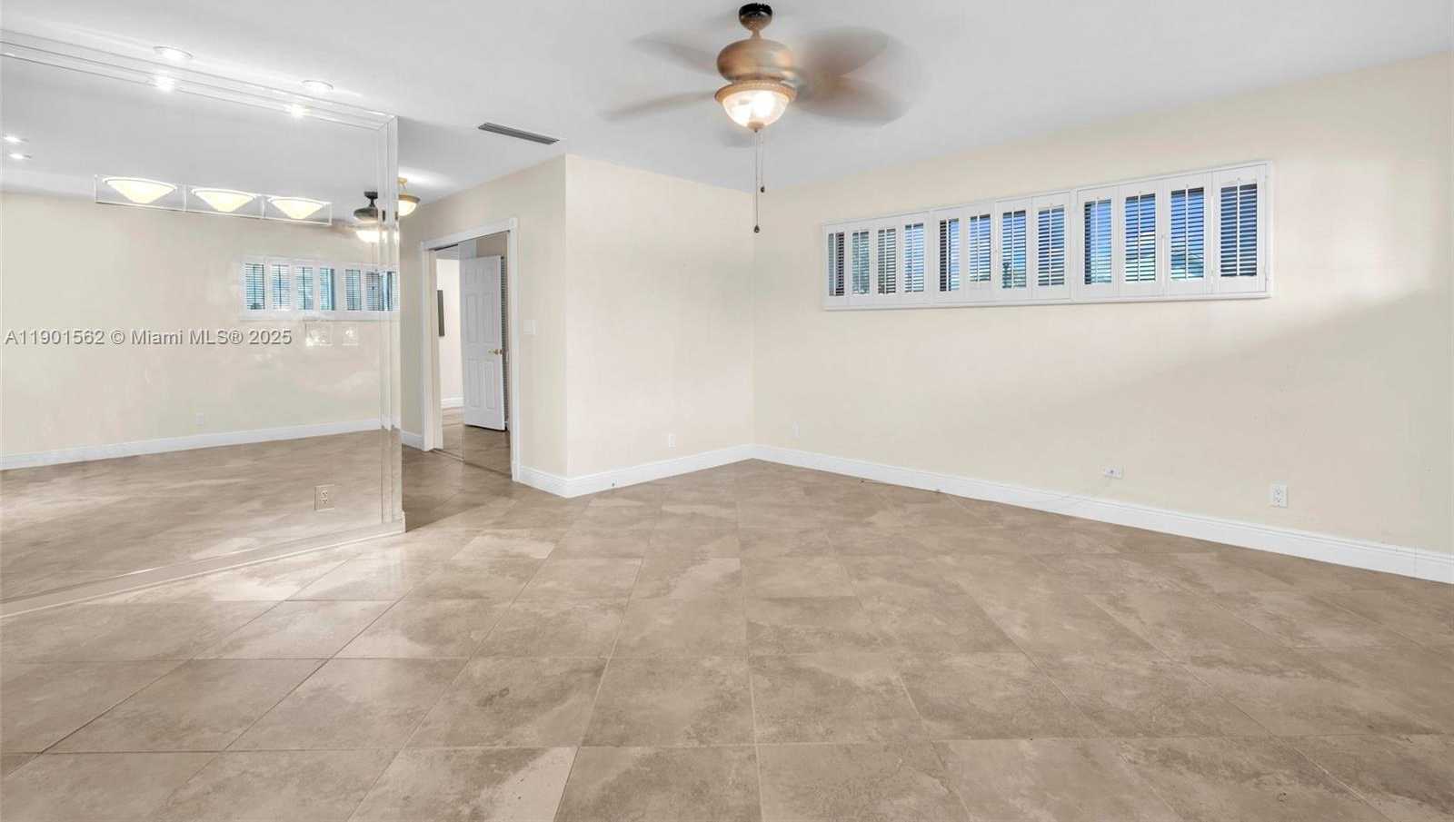 Small Image of 201 DUNWOODY LN #17-87, Hollywood Number 28