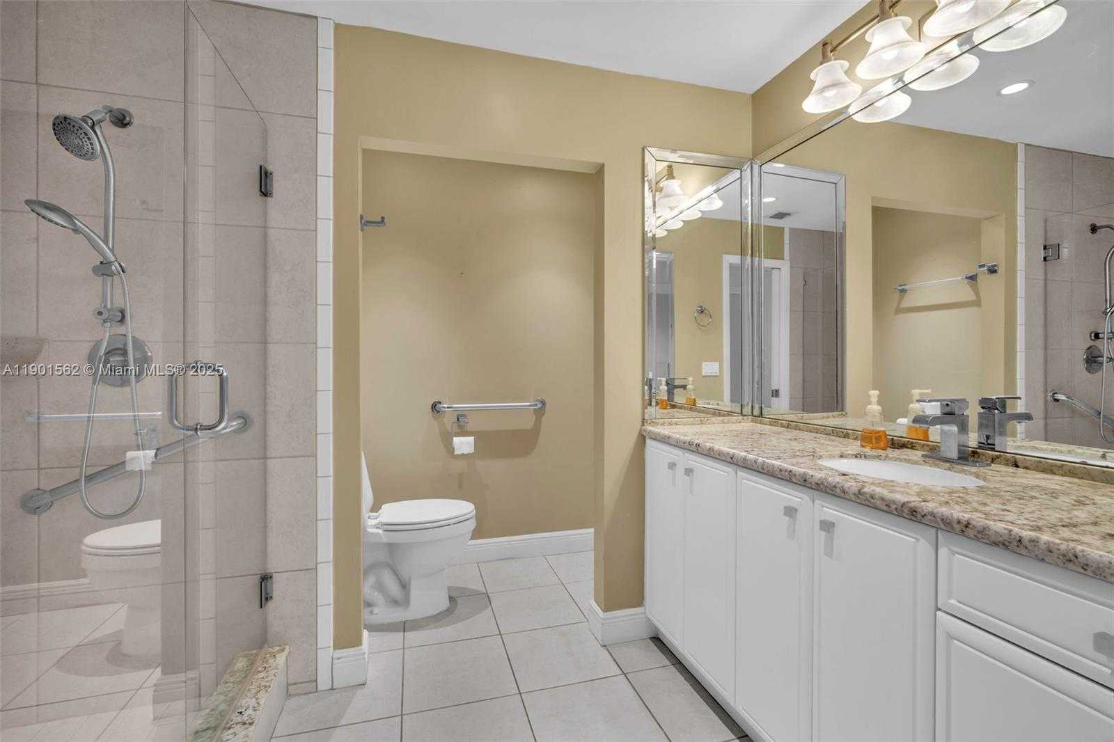 Small Image of 201 DUNWOODY LN #17-87, Hollywood Number 29