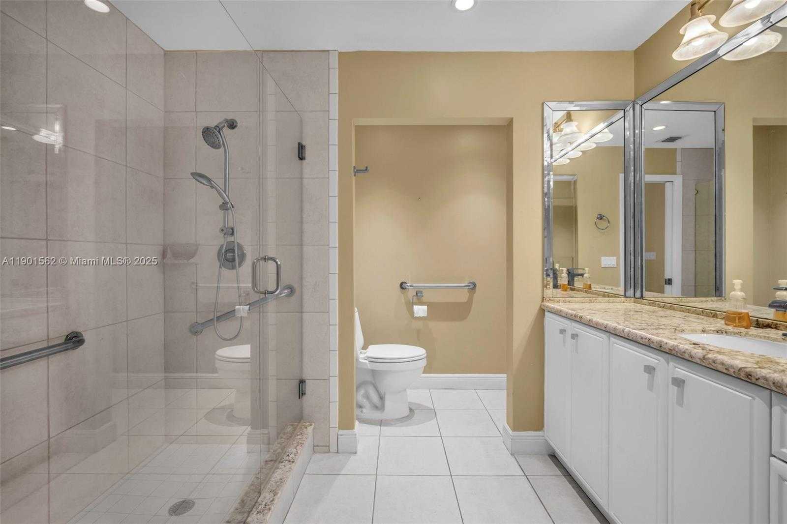 Small Image of 201 DUNWOODY LN #17-87, Hollywood Number 30