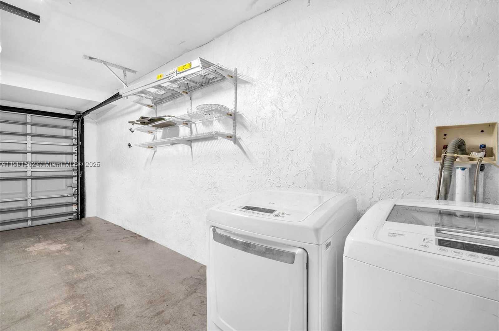 Small Image of 201 DUNWOODY LN #17-87, Hollywood Number 31