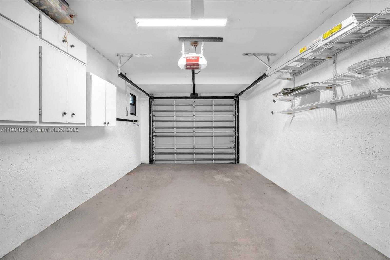 Small Image of 201 DUNWOODY LN #17-87, Hollywood Number 32