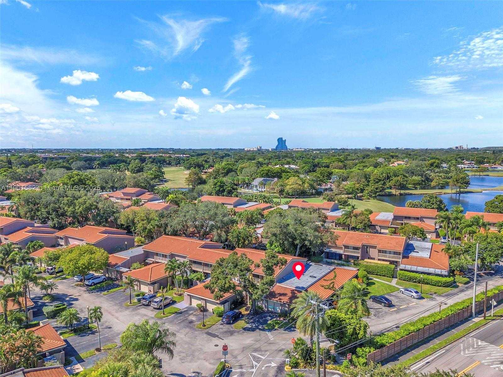 Small Image of 201 DUNWOODY LN #17-87, Hollywood Number 42