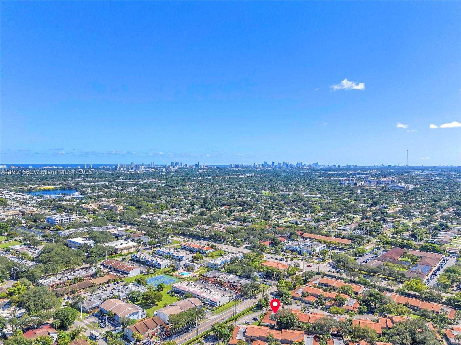 Small Image of 201 DUNWOODY LN #17-87, Hollywood Number 44