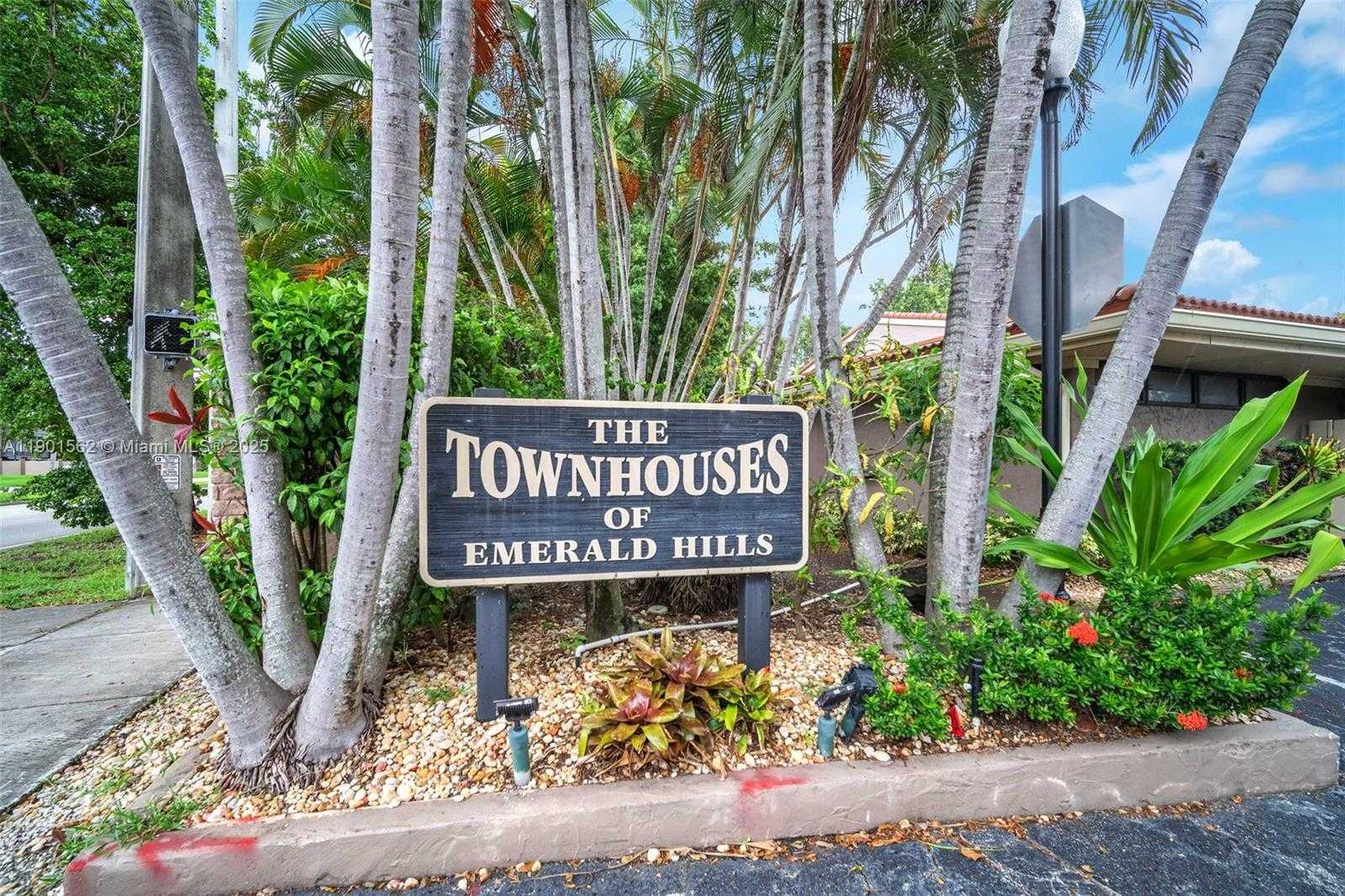 Small Image of 201 DUNWOODY LN #17-87, Hollywood Number 45