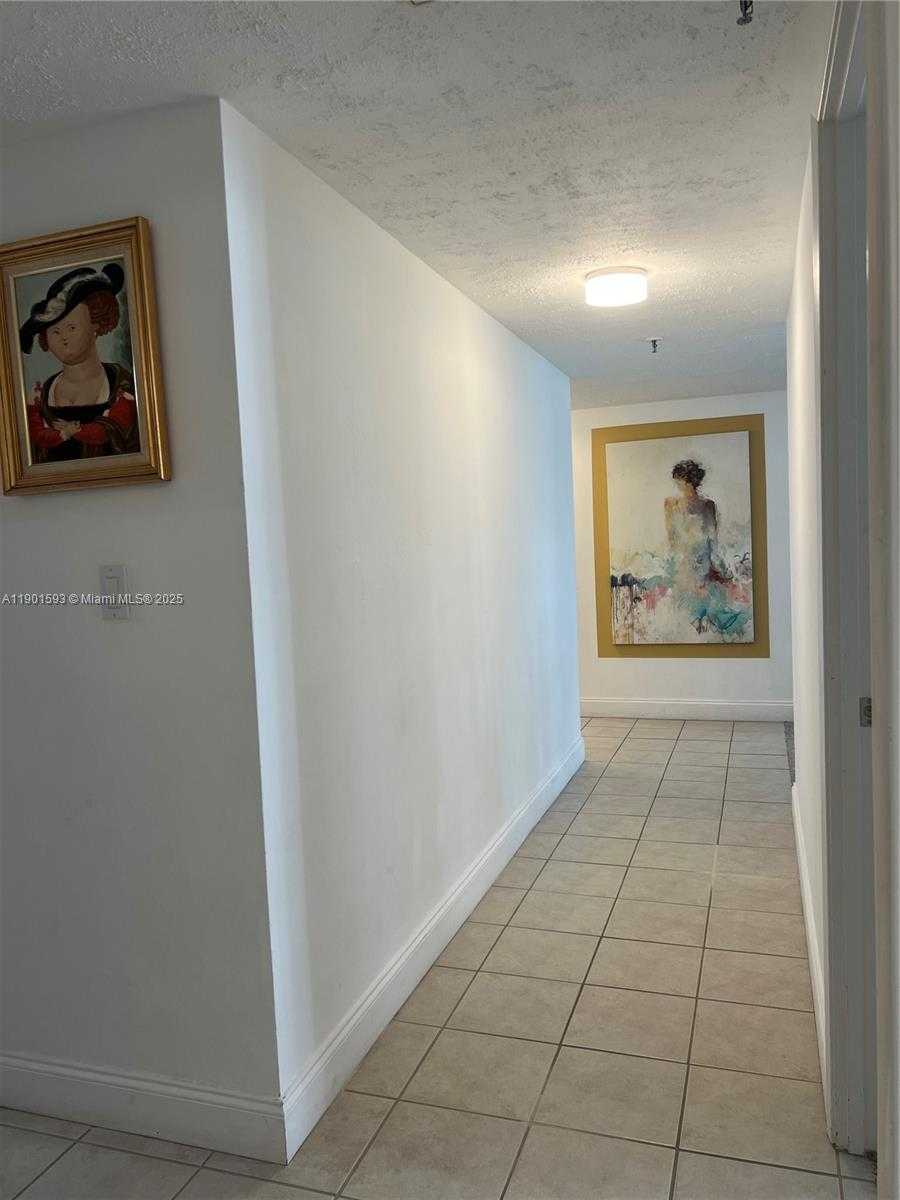 Small Image of 520 BRICKELL KEY DR #A900, Miami Number 12