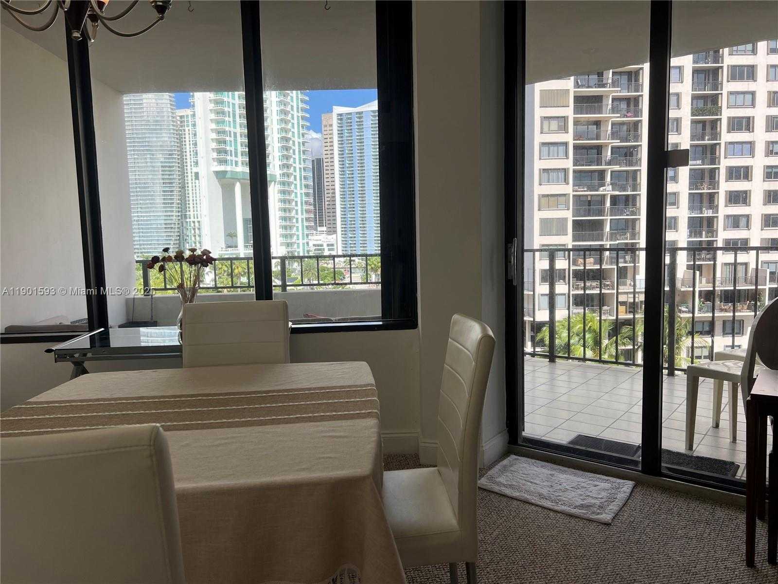 Small Image of 520 BRICKELL KEY DR #A900, Miami Number 13