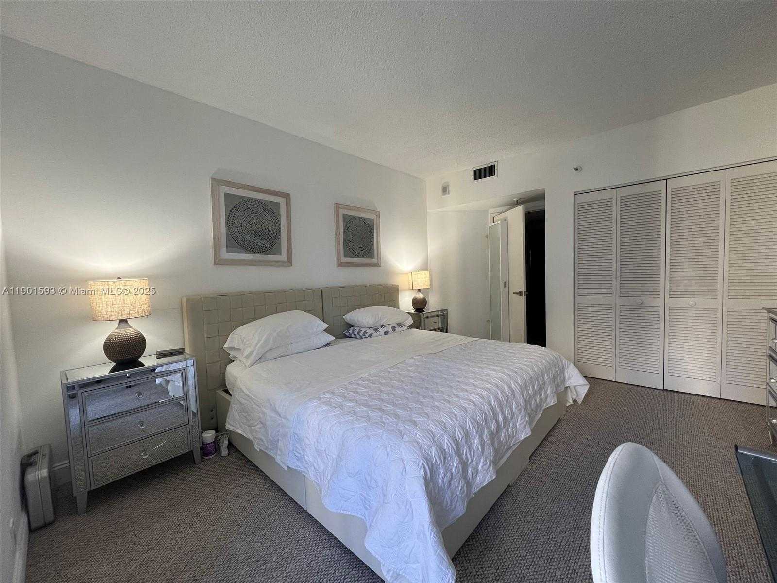 Small Image of 520 BRICKELL KEY DR #A900, Miami Number 26