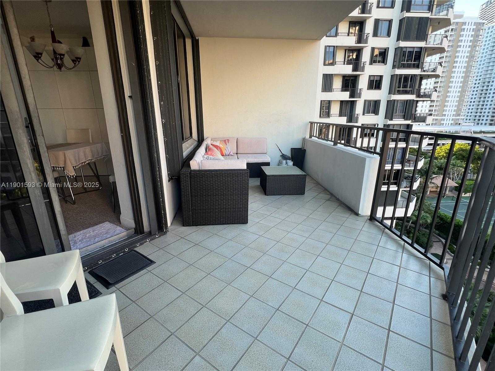 Small Image of 520 BRICKELL KEY DR #A900, Miami Number 30