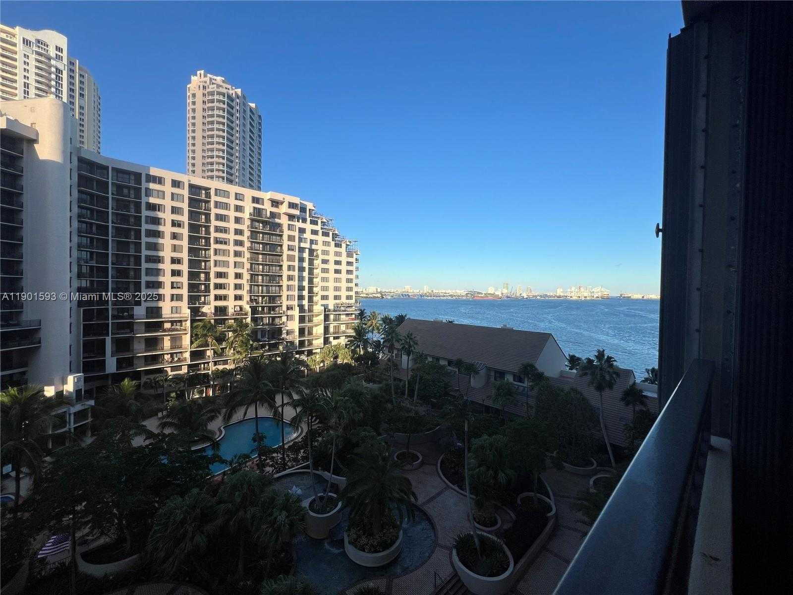 Small Image of 520 BRICKELL KEY DR #A900, Miami Number 32