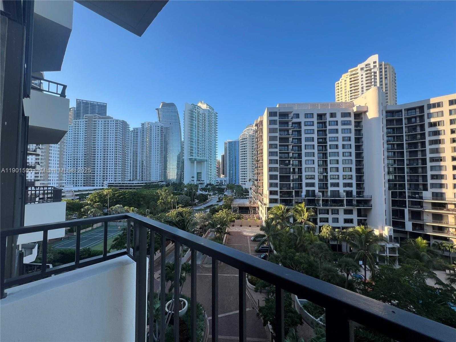 Small Image of 520 BRICKELL KEY DR #A900, Miami Number 35