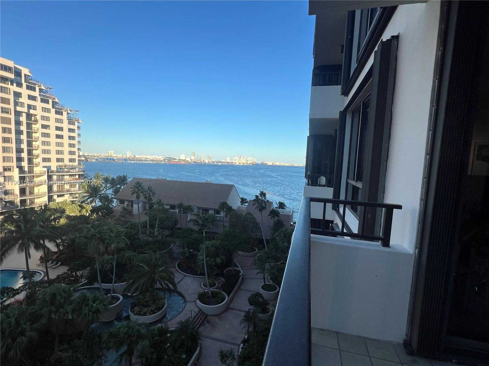 Small Image of 520 BRICKELL KEY DR #A900, Miami Number 38