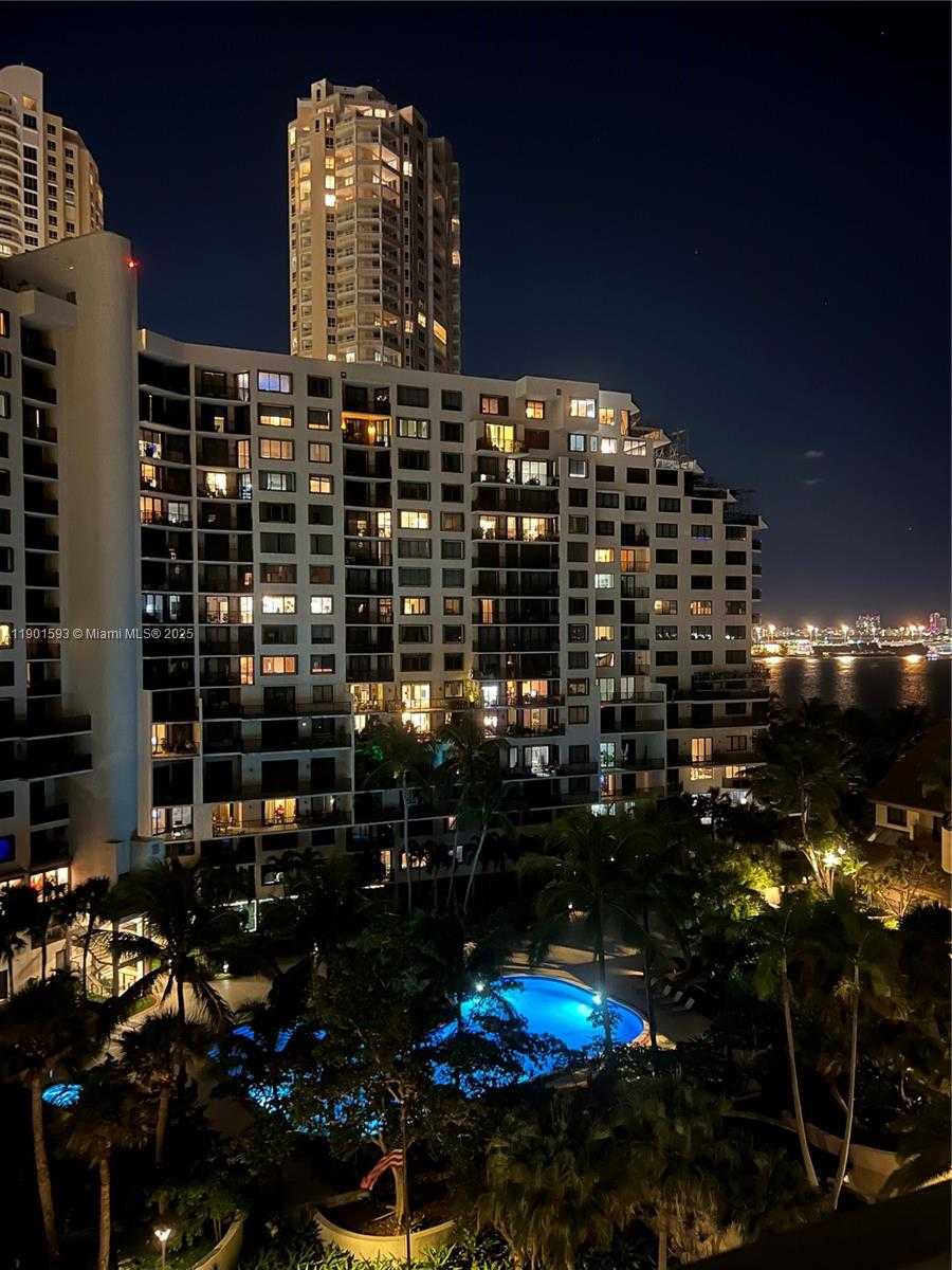 Small Image of 520 BRICKELL KEY DR #A900, Miami Number 47