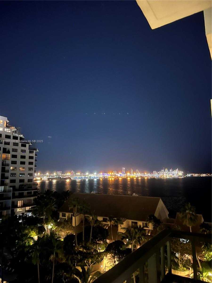 Small Image of 520 BRICKELL KEY DR #A900, Miami Number 48