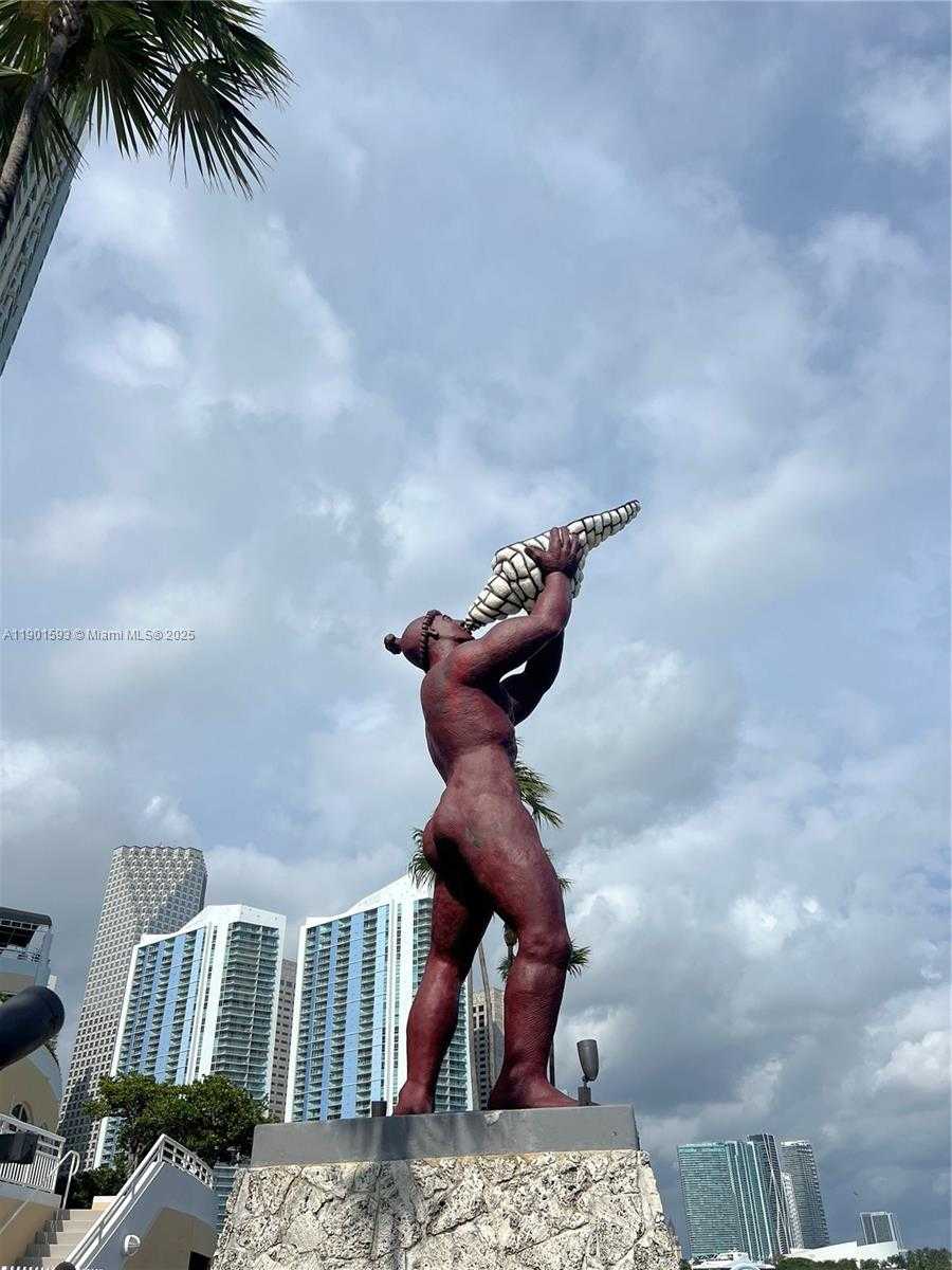 Small Image of 520 BRICKELL KEY DR #A900, Miami Number 51