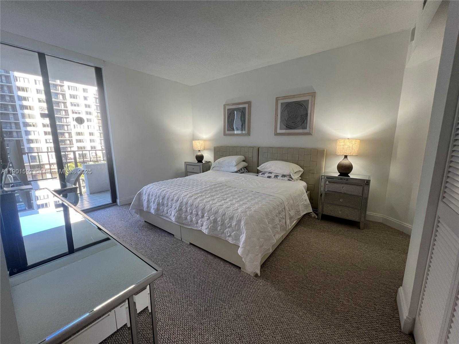 Small Image of 520 BRICKELL KEY DR #A900, Miami Number 6