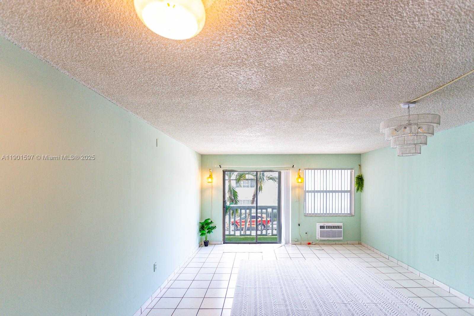 Small Image of 7620 CARLYLE AVE #205, Miami Beach Number 10