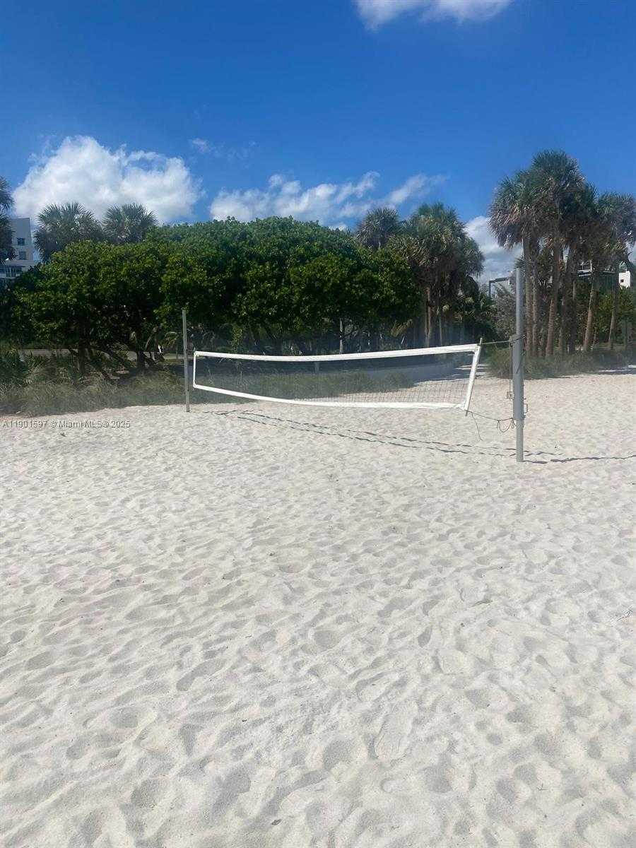 Small Image of 7620 CARLYLE AVE #205, Miami Beach Number 13