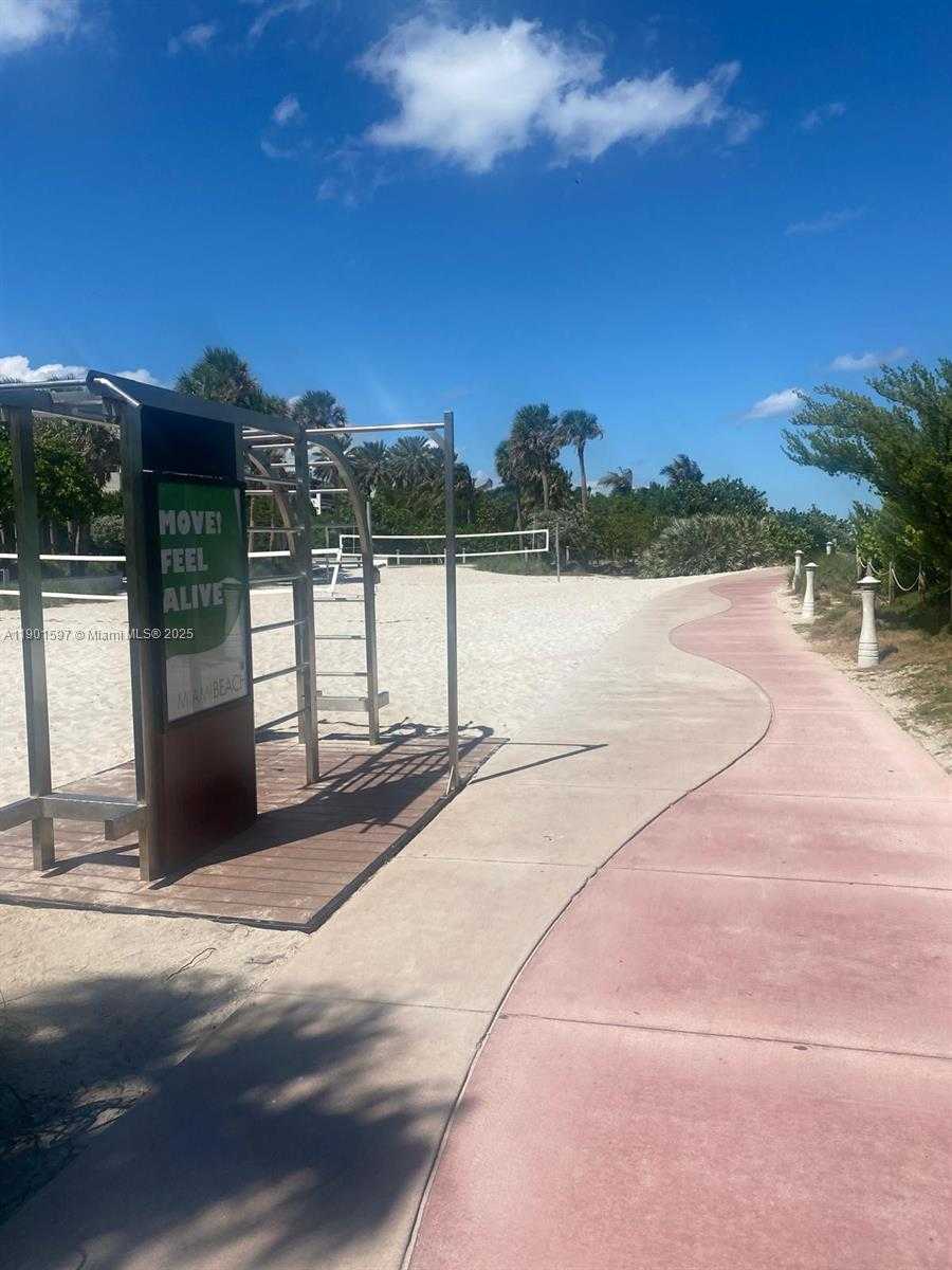 Small Image of 7620 CARLYLE AVE #205, Miami Beach Number 14